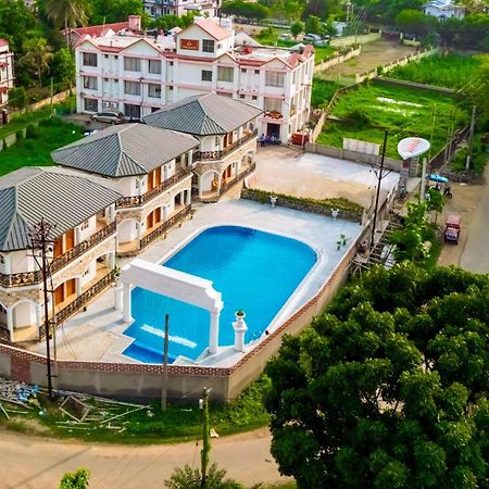 Dip Holidays Hotel Shānti Niketan Kültér fotó